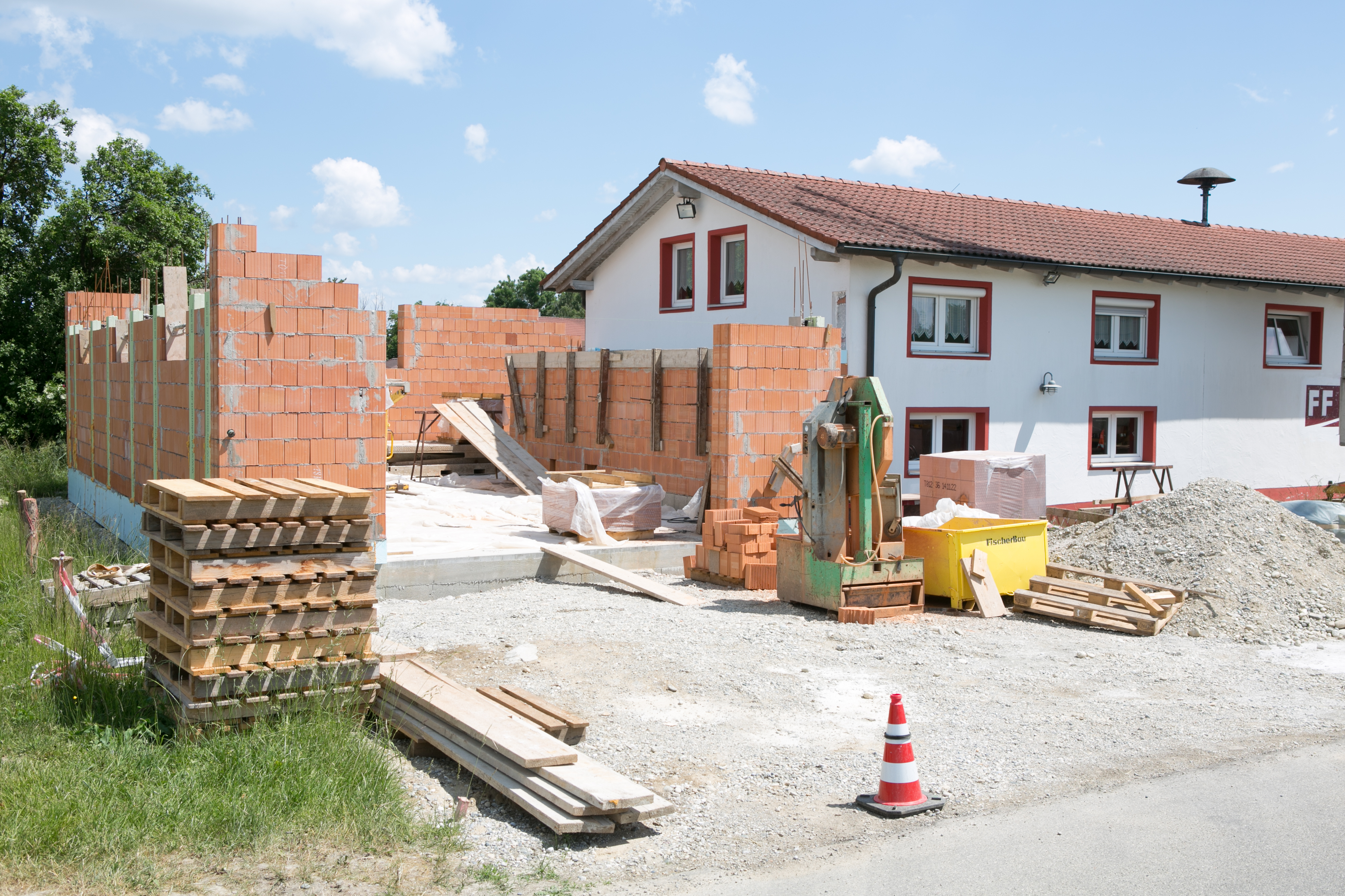 Die Mauern wachsen langsam in die Höhe